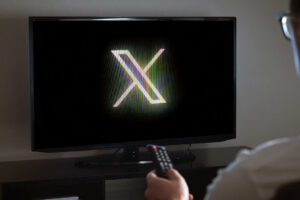 كيفية تثبيت تطبيق X TV